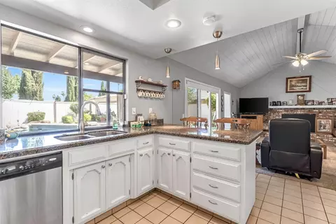 105 Mainberry Dr, Madera, CA 93637 photo 18