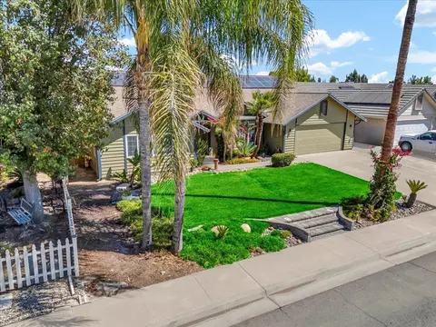1454 Cedar Ln, Lemoore, CA 93245 photo 3