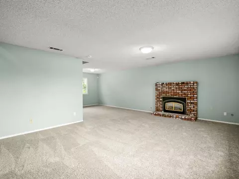 135 Villa Ave, Clovis, CA 93612 photo 8