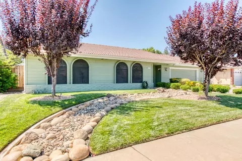 237 Fairbanks Ave, Sanger, CA 93657 photo 3