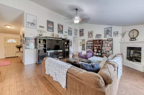 237 Fairbanks Ave, Sanger, CA 93657 photo 6