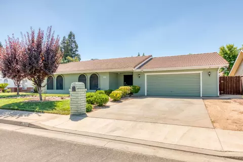 237 Fairbanks Ave, Sanger, CA 93657 photo 2