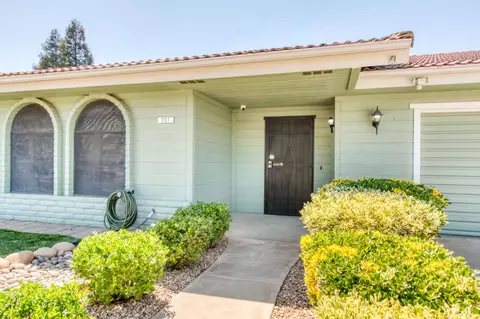 237 Fairbanks Ave, Sanger, CA 93657 photo 4