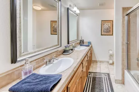 237 Fairbanks Ave, Sanger, CA 93657 photo 21