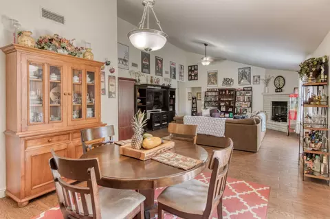 237 Fairbanks Ave, Sanger, CA 93657 photo 10