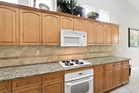 2552 Blackwood Ave, Clovis, CA 93619 photo 10
