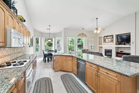 2552 Blackwood Ave, Clovis, CA 93619 photo 8