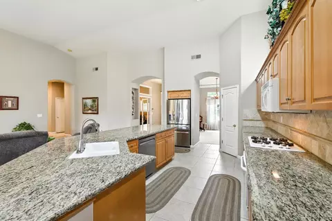2552 Blackwood Ave, Clovis, CA 93619 photo 11