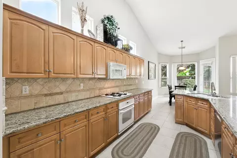 2552 Blackwood Ave, Clovis, CA 93619 photo 9