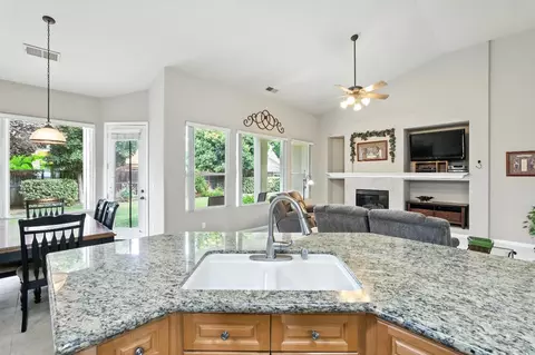 2552 Blackwood Ave, Clovis, CA 93619 photo 12