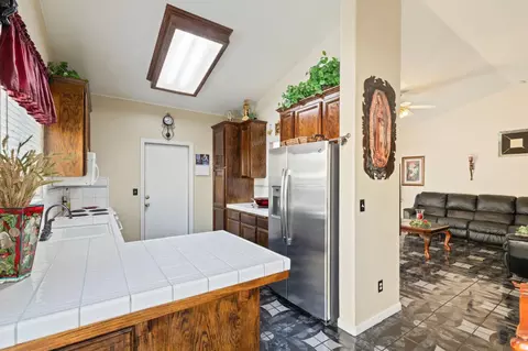 15701 W Kearney Blvd, Kerman, CA 93630 photo 10