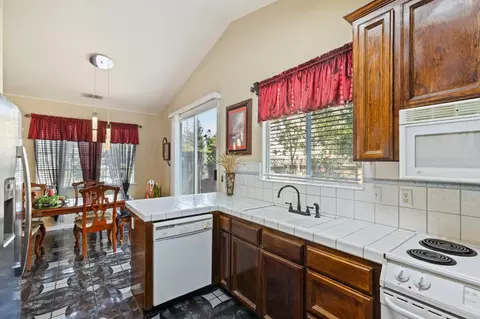 15701 W Kearney Blvd, Kerman, CA 93630 photo 11
