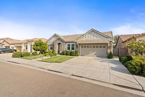 2237 Donner Ave, Clovis, CA 93611 photo 2