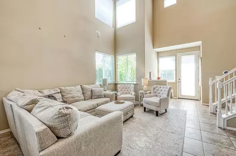 12 W Tivoli Ln, Clovis, CA 93619 photo 2