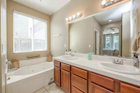 12 W Tivoli Ln, Clovis, CA 93619 photo 14