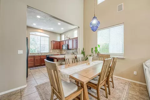 12 W Tivoli Ln, Clovis, CA 93619 photo 4