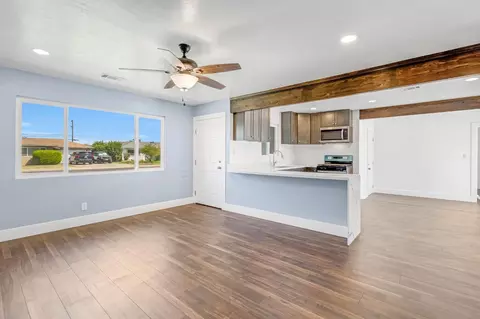 872 W Fairmont Ave, Clovis, CA 93612 photo 8