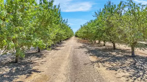 26457 W Oakland Ave, Coalinga, CA 93210