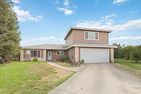 2704 Willow Dr, Madera, CA 93637 photo 1