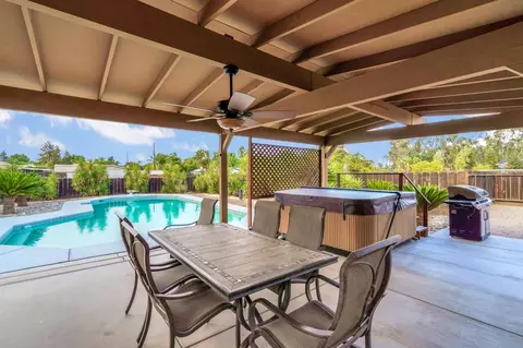 36295 Kensington Dr, Madera, CA 93636 photo 3