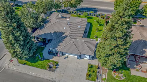 1416 Larrete Ave, Madera, CA 93637 photo 12