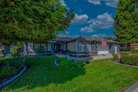1416 Larrete Ave, Madera, CA 93637 photo 4