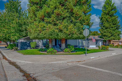 1416 Larrete Ave, Madera, CA 93637 photo 5