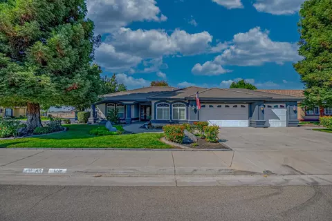 1416 Larrete Ave, Madera, CA 93637 photo 2