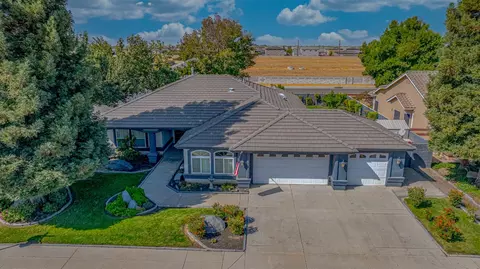 1416 Larrete Ave, Madera, CA 93637 photo 8