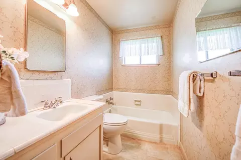 572 W Pico Ave, Clovis, CA 93612 photo 16