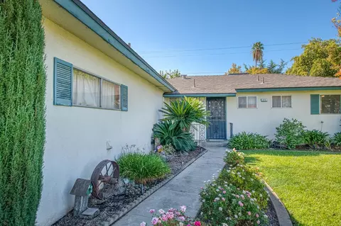 572 W Pico Ave, Clovis, CA 93612 photo 3