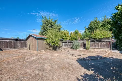 572 W Pico Ave, Clovis, CA 93612 photo 33