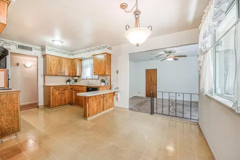 572 W Pico Ave, Clovis, CA 93612 photo 9