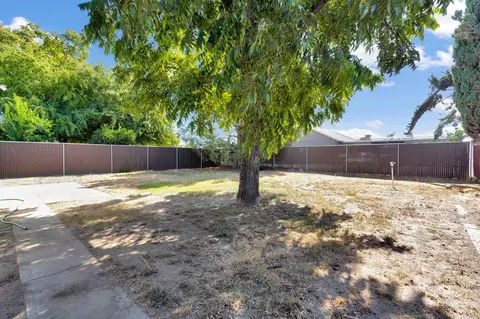 1812 W 5th St, Madera, CA 93637 photo 23