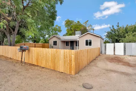 1419 E Yosemite Ave, Madera, CA 93638 photo 4