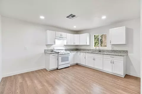 1419 E Yosemite Ave, Madera, CA 93638 photo 9