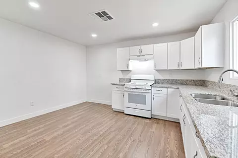 1419 E Yosemite Ave, Madera, CA 93638 photo 11
