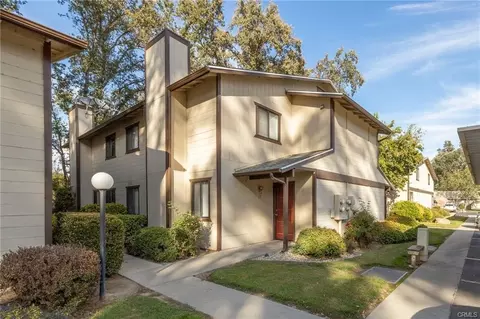 49400 River Park Rd #17, Oakhurst, CA 93644