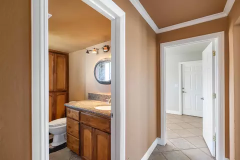 1077 E Pecan Ave, Madera, CA 93637 photo 19