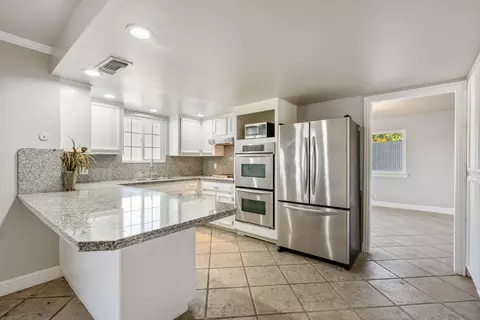 1077 E Pecan Ave, Madera, CA 93637 photo 14