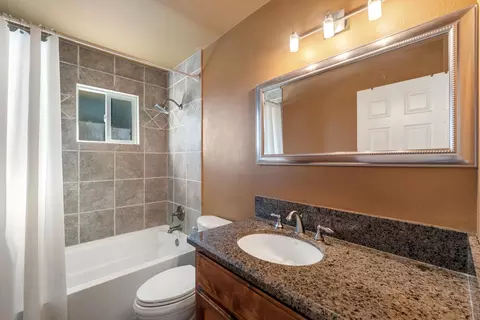 1077 E Pecan Ave, Madera, CA 93637 photo 24