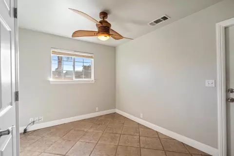 1077 E Pecan Ave, Madera, CA 93637 photo 17