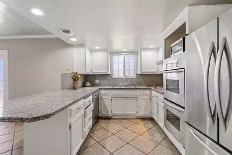 1077 E Pecan Ave, Madera, CA 93637 photo 15