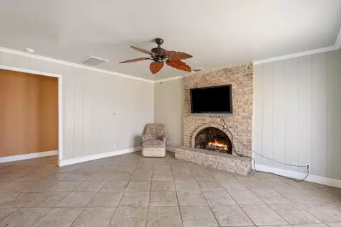 1077 E Pecan Ave, Madera, CA 93637 photo 12