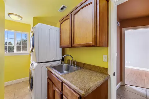 1077 E Pecan Ave, Madera, CA 93637 photo 23