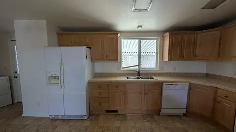 1218 E Cleveland Ave #83, Madera, CA 93638 photo 7