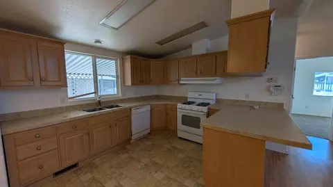 1218 E Cleveland Ave #83, Madera, CA 93638 photo 5
