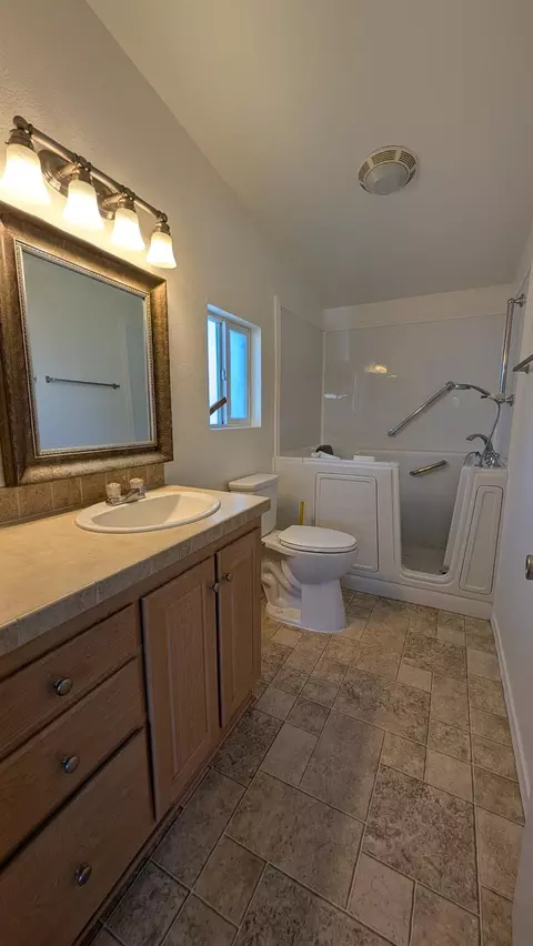1218 E Cleveland Ave #83, Madera, CA 93638 photo 13