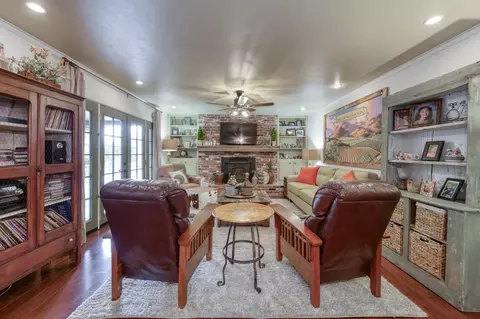 8807 N Sunnyside Ave, Clovis, CA 93619 photo 6