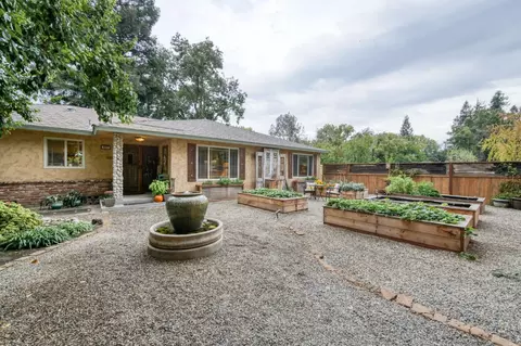 8807 N Sunnyside Ave, Clovis, CA 93619 photo 3